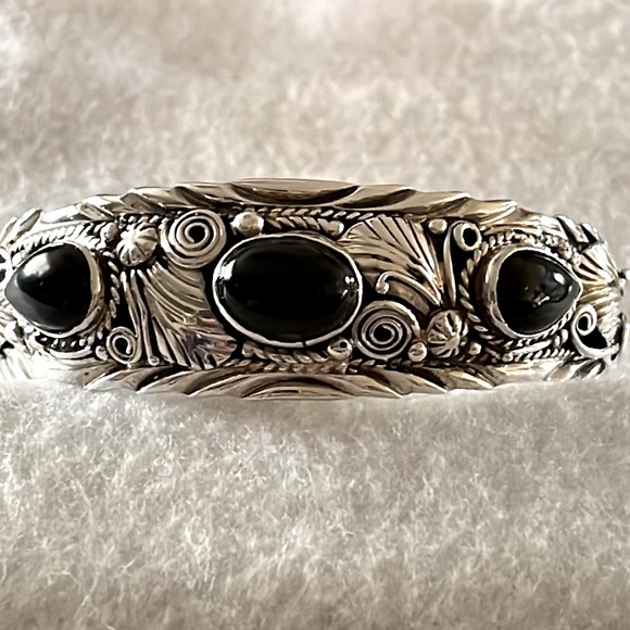 Onyx & Sterling Cuff Bracelet - Picture 5 of 5